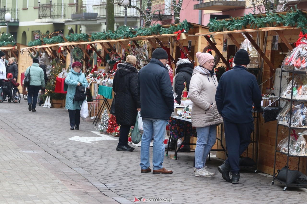 II Kurpiowski Jarmark Bożonarodzeniowy w Ostrołęce wystartował [05.12.2024] - zdjęcie #99 - eOstroleka.pl