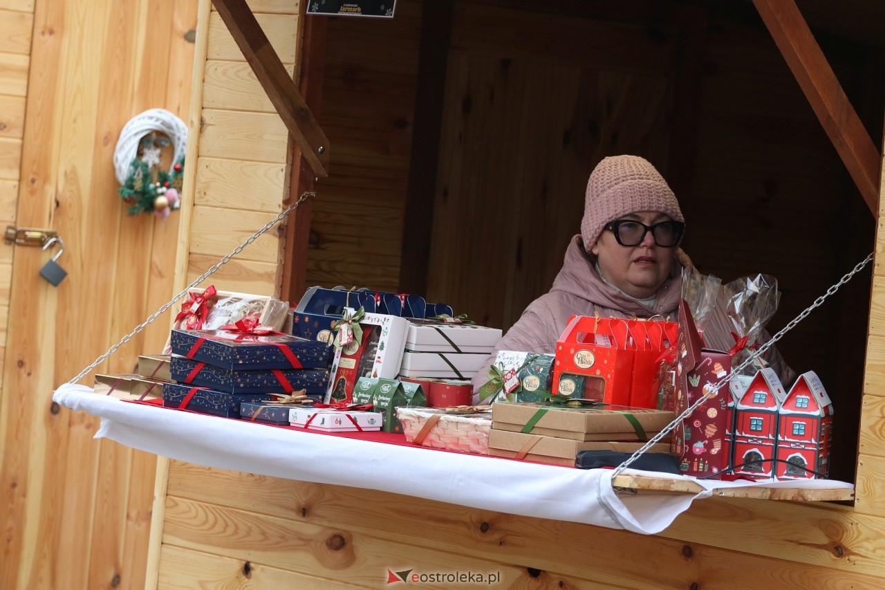 II Kurpiowski Jarmark Bożonarodzeniowy w Ostrołęce wystartował [05.12.2024] - zdjęcie #94 - eOstroleka.pl