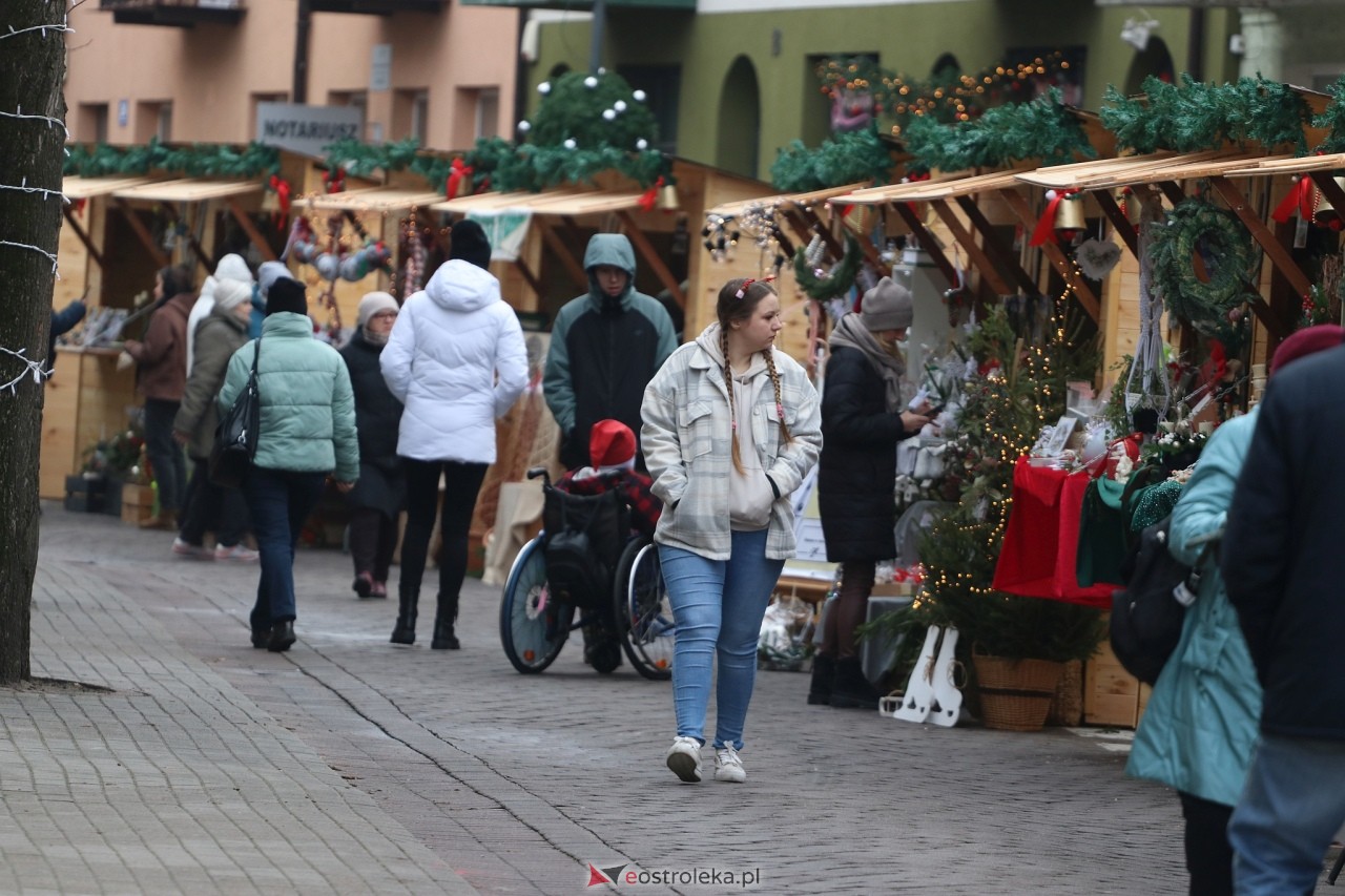 II Kurpiowski Jarmark Bożonarodzeniowy w Ostrołęce wystartował [05.12.2024] - zdjęcie #93 - eOstroleka.pl