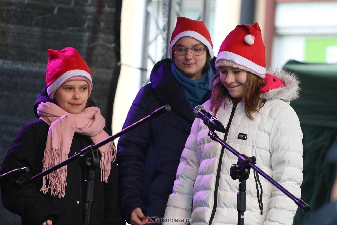 II Kurpiowski Jarmark Bożonarodzeniowy w Ostrołęce wystartował [05.12.2024] - zdjęcie #85 - eOstroleka.pl