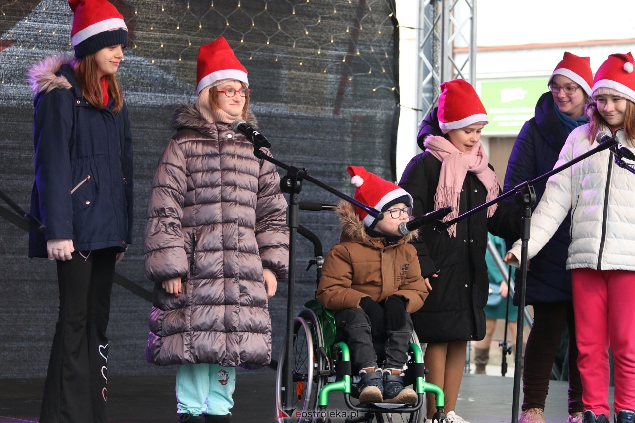 II Kurpiowski Jarmark Bożonarodzeniowy w Ostrołęce wystartował [05.12.2024] - zdjęcie #82 - eOstroleka.pl