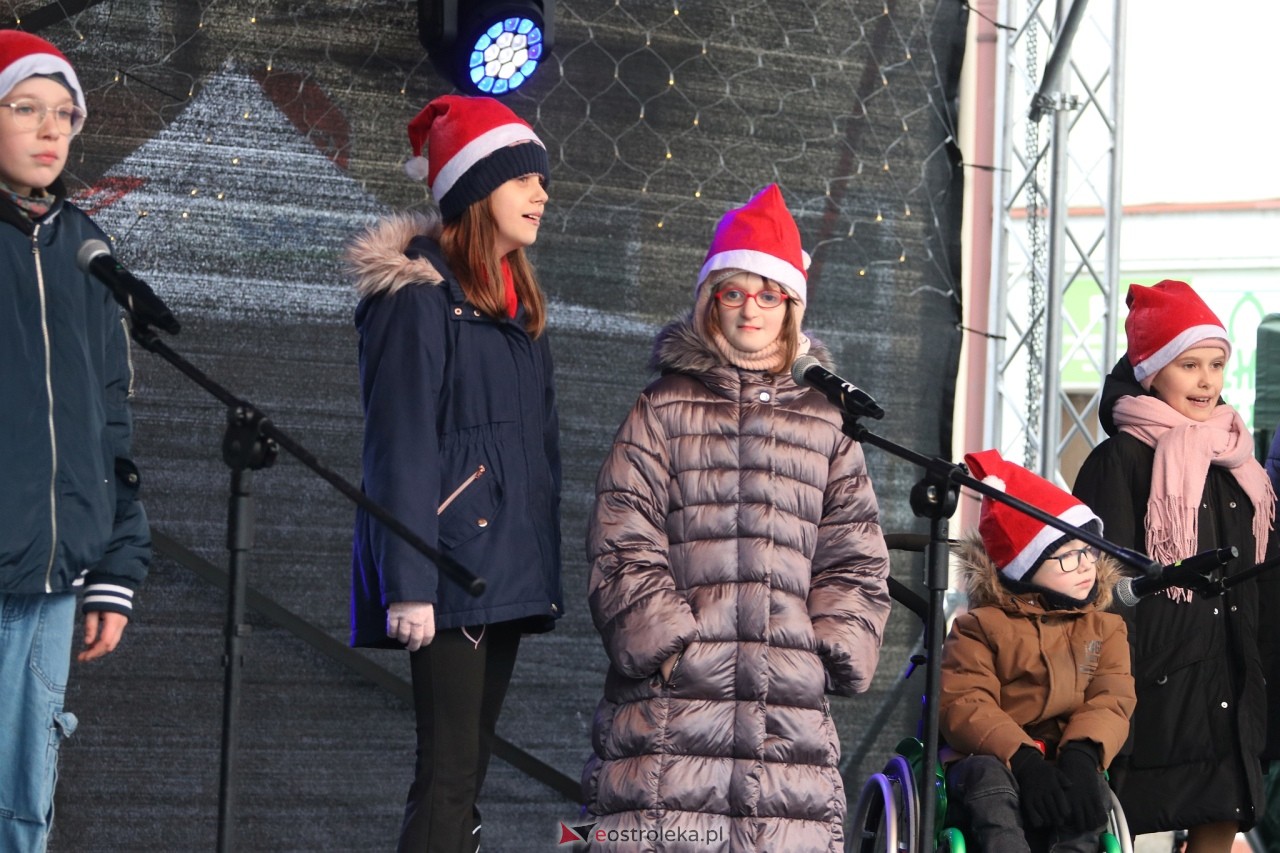 II Kurpiowski Jarmark Bożonarodzeniowy w Ostrołęce wystartował [05.12.2024] - zdjęcie #79 - eOstroleka.pl