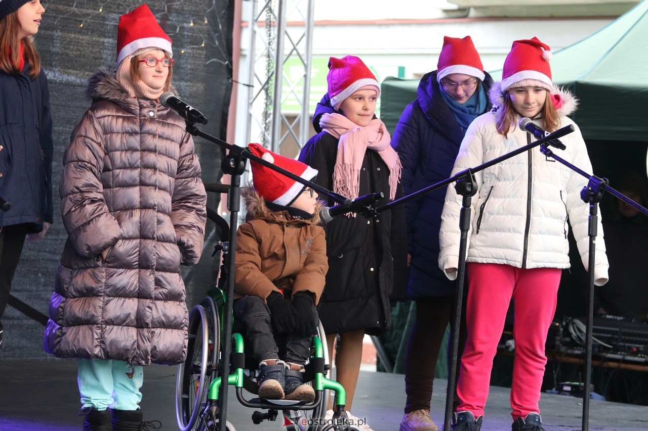 II Kurpiowski Jarmark Bożonarodzeniowy w Ostrołęce wystartował [05.12.2024] - zdjęcie #78 - eOstroleka.pl
