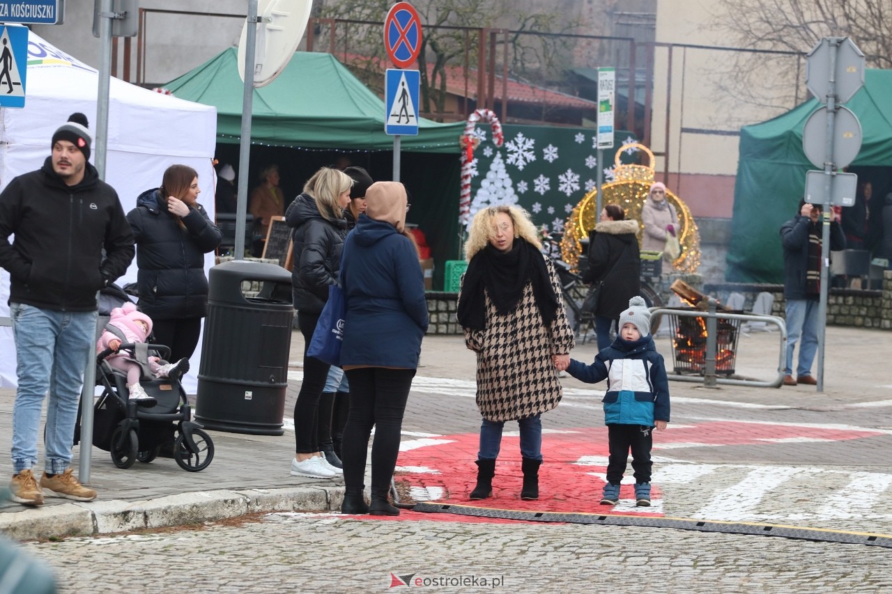 II Kurpiowski Jarmark Bożonarodzeniowy w Ostrołęce wystartował [05.12.2024] - zdjęcie #74 - eOstroleka.pl