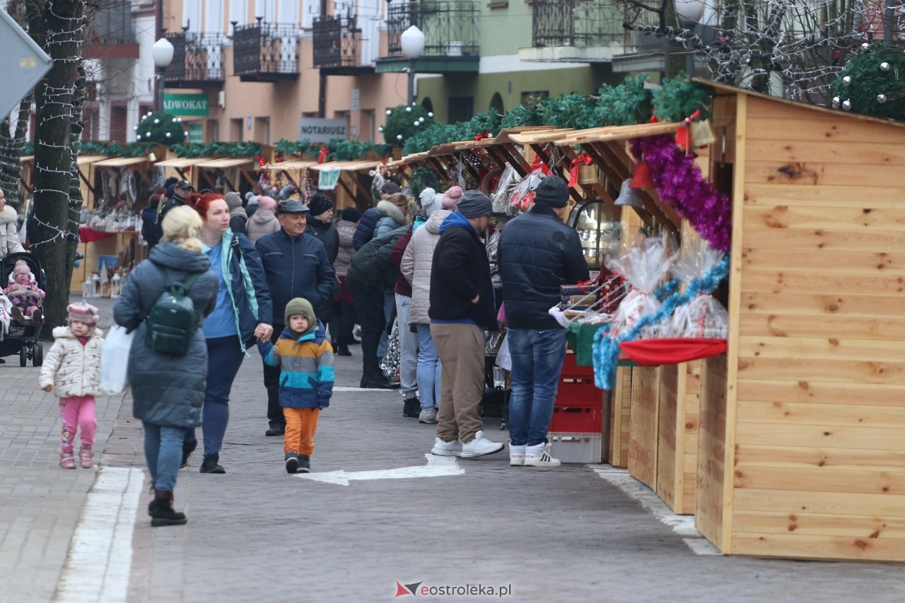 II Kurpiowski Jarmark Bożonarodzeniowy w Ostrołęce wystartował [05.12.2024] - zdjęcie #67 - eOstroleka.pl