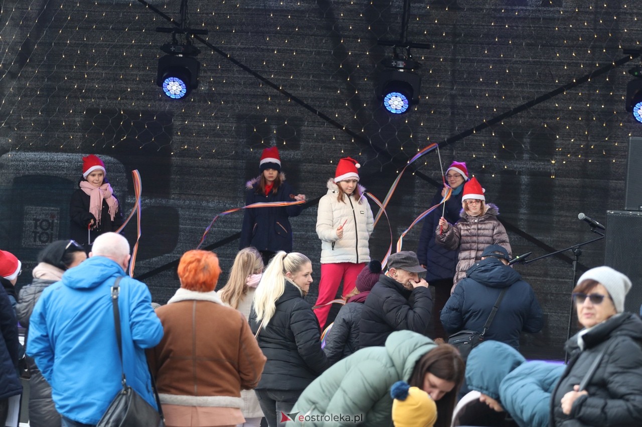 II Kurpiowski Jarmark Bożonarodzeniowy w Ostrołęce wystartował [05.12.2024] - zdjęcie #66 - eOstroleka.pl