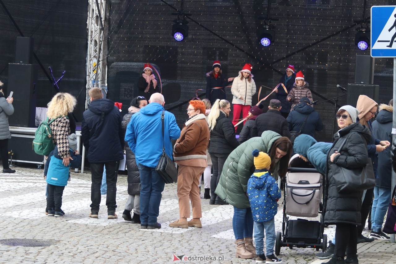 II Kurpiowski Jarmark Bożonarodzeniowy w Ostrołęce wystartował [05.12.2024] - zdjęcie #65 - eOstroleka.pl