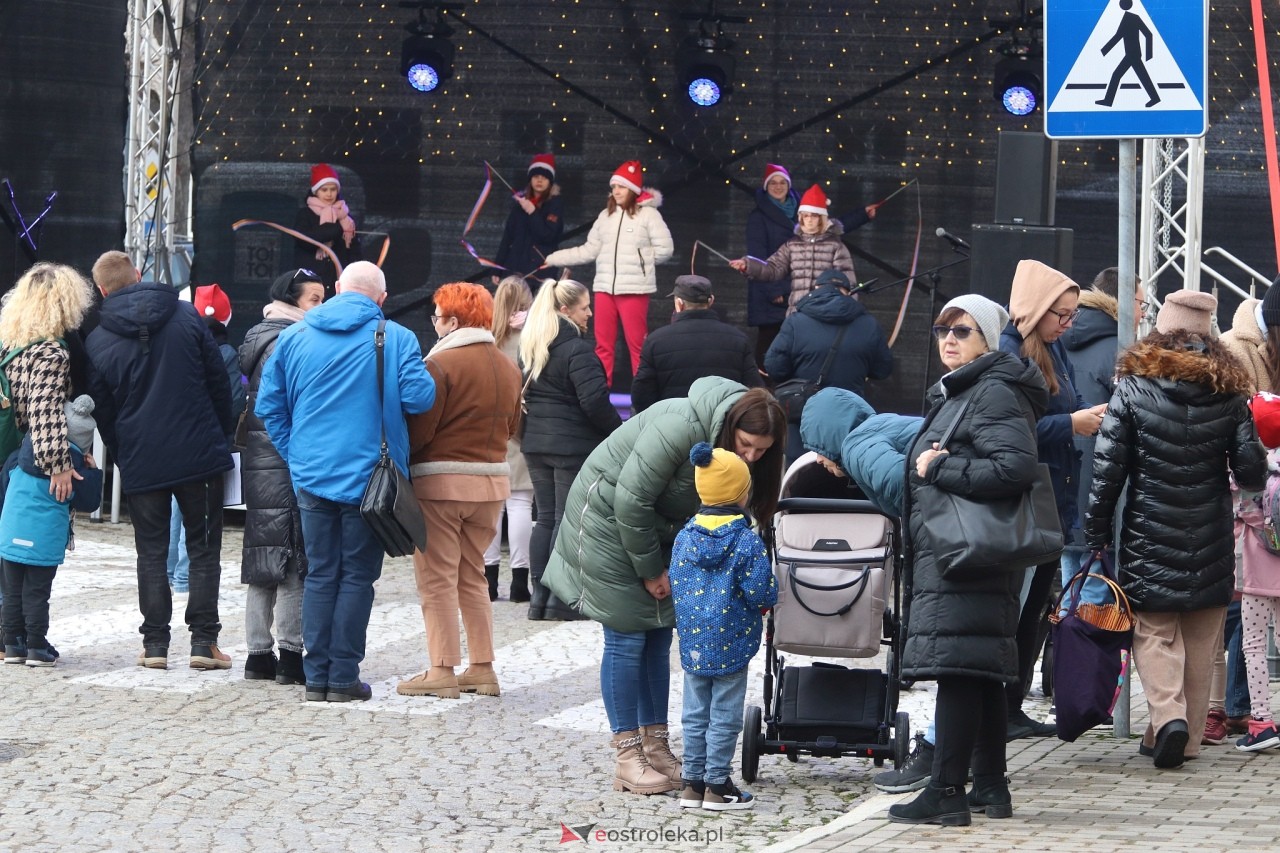 II Kurpiowski Jarmark Bożonarodzeniowy w Ostrołęce wystartował [05.12.2024] - zdjęcie #64 - eOstroleka.pl