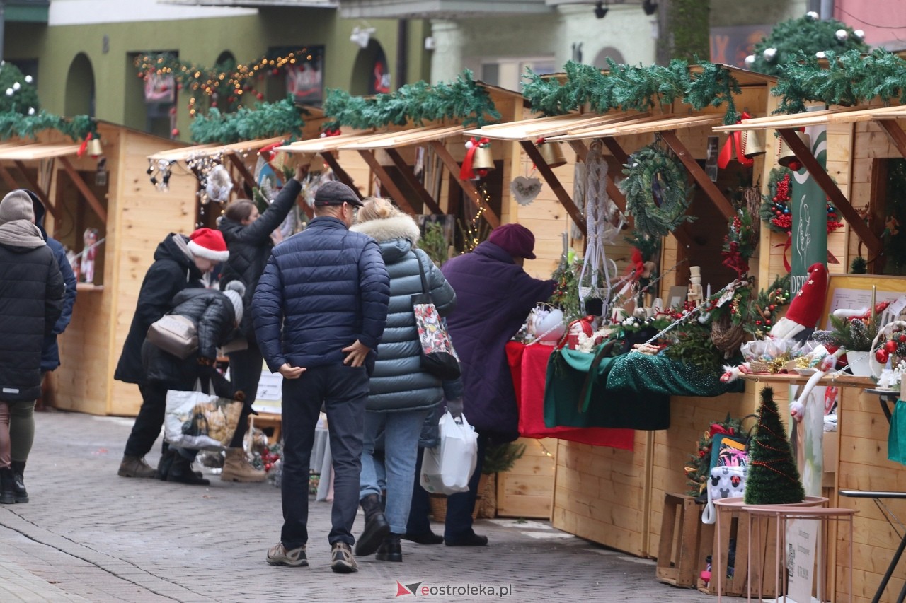 II Kurpiowski Jarmark Bożonarodzeniowy w Ostrołęce wystartował [05.12.2024] - zdjęcie #56 - eOstroleka.pl