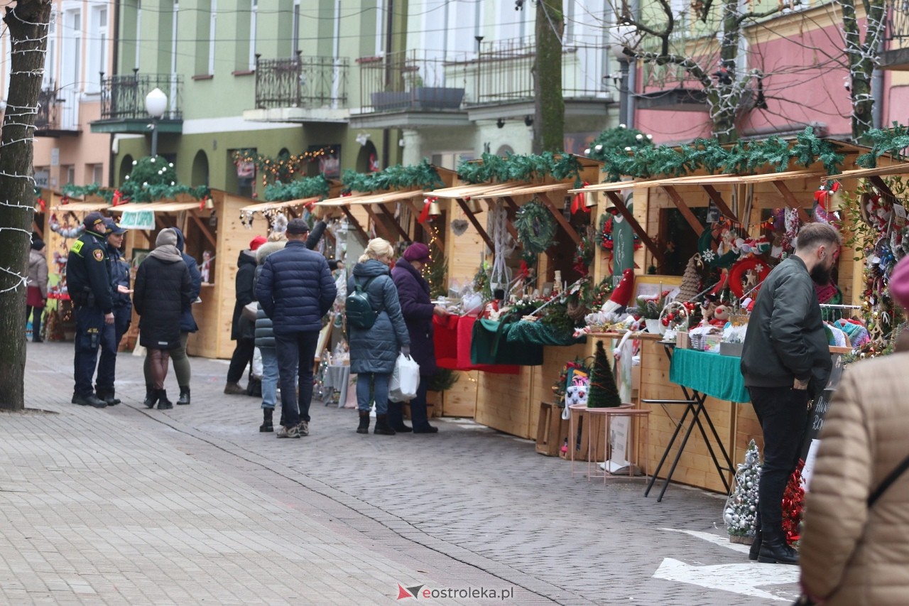 II Kurpiowski Jarmark Bożonarodzeniowy w Ostrołęce wystartował [05.12.2024] - zdjęcie #55 - eOstroleka.pl