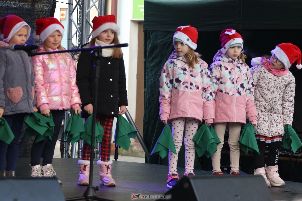 II Kurpiowski Jarmark Bożonarodzeniowy w Ostrołęce wystartował [05.12.2024] - zdjęcie #50 - eOstroleka.pl
