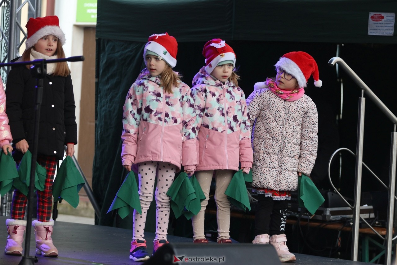 II Kurpiowski Jarmark Bożonarodzeniowy w Ostrołęce wystartował [05.12.2024] - zdjęcie #49 - eOstroleka.pl