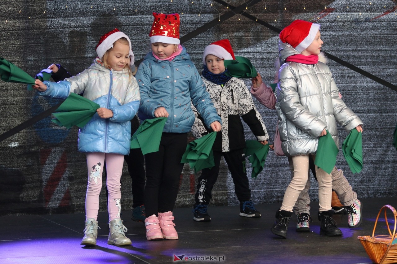 II Kurpiowski Jarmark Bożonarodzeniowy w Ostrołęce wystartował [05.12.2024] - zdjęcie #48 - eOstroleka.pl
