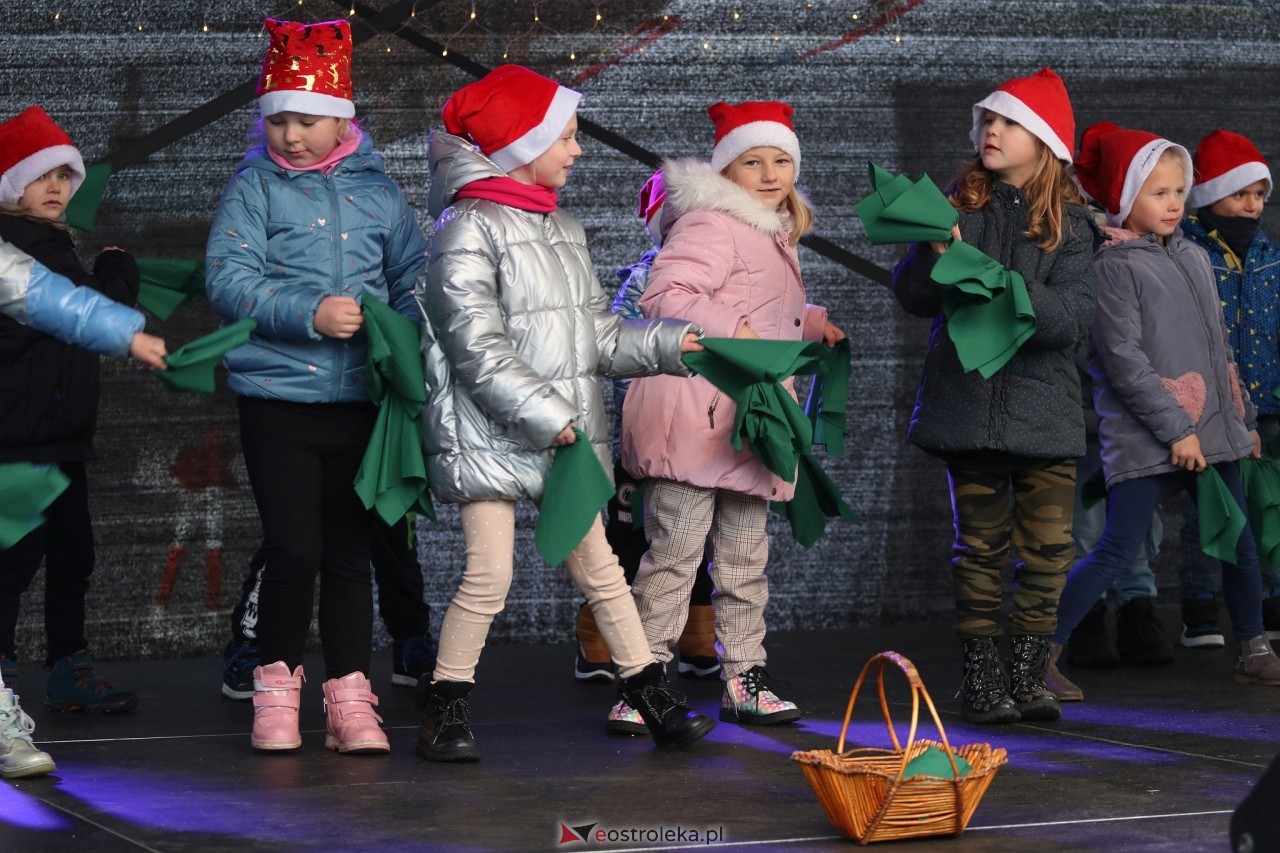 II Kurpiowski Jarmark Bożonarodzeniowy w Ostrołęce wystartował [05.12.2024] - zdjęcie #47 - eOstroleka.pl