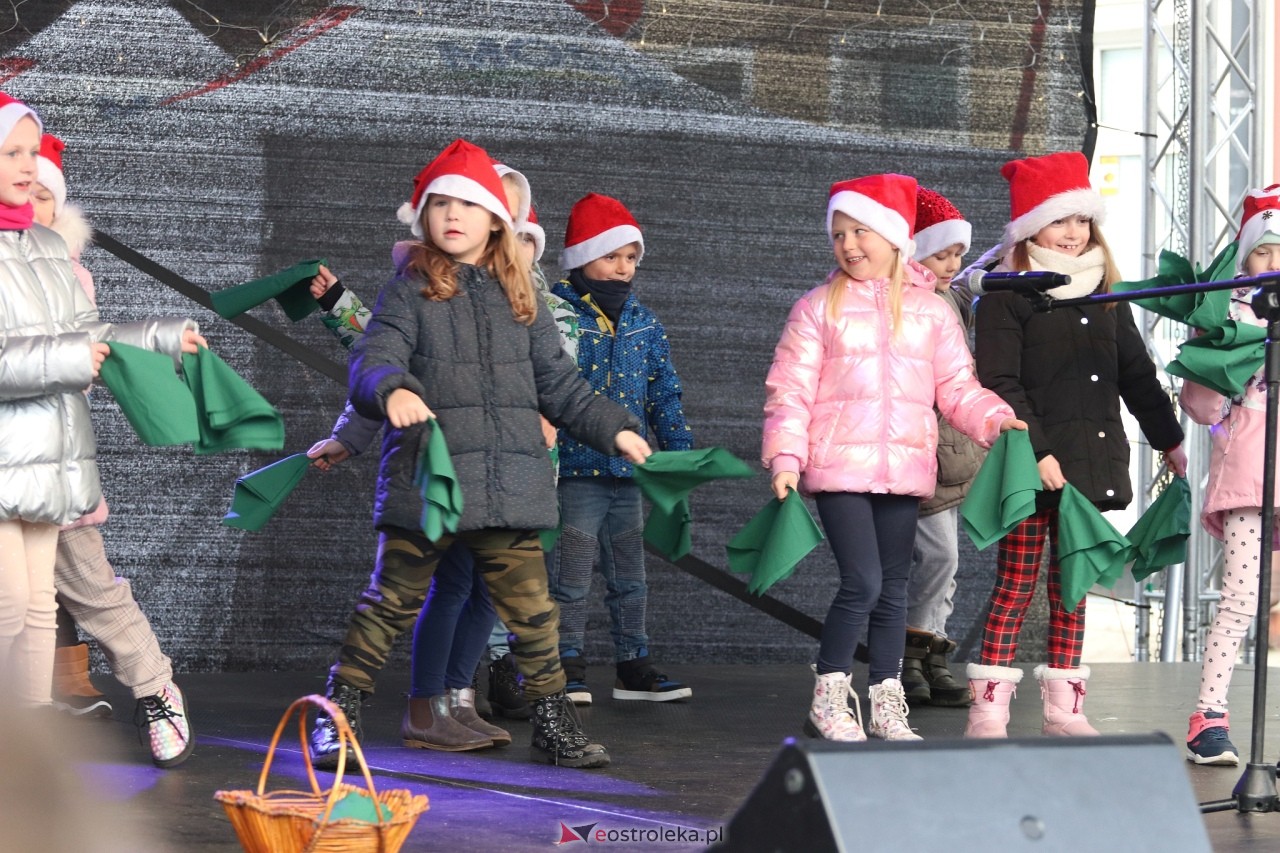 II Kurpiowski Jarmark Bożonarodzeniowy w Ostrołęce wystartował [05.12.2024] - zdjęcie #46 - eOstroleka.pl