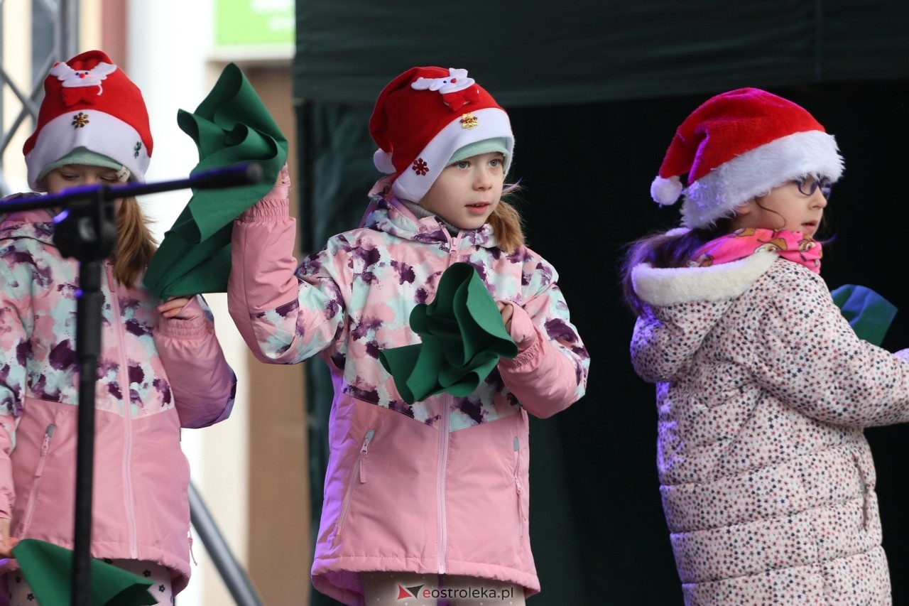 II Kurpiowski Jarmark Bożonarodzeniowy w Ostrołęce wystartował [05.12.2024] - zdjęcie #43 - eOstroleka.pl
