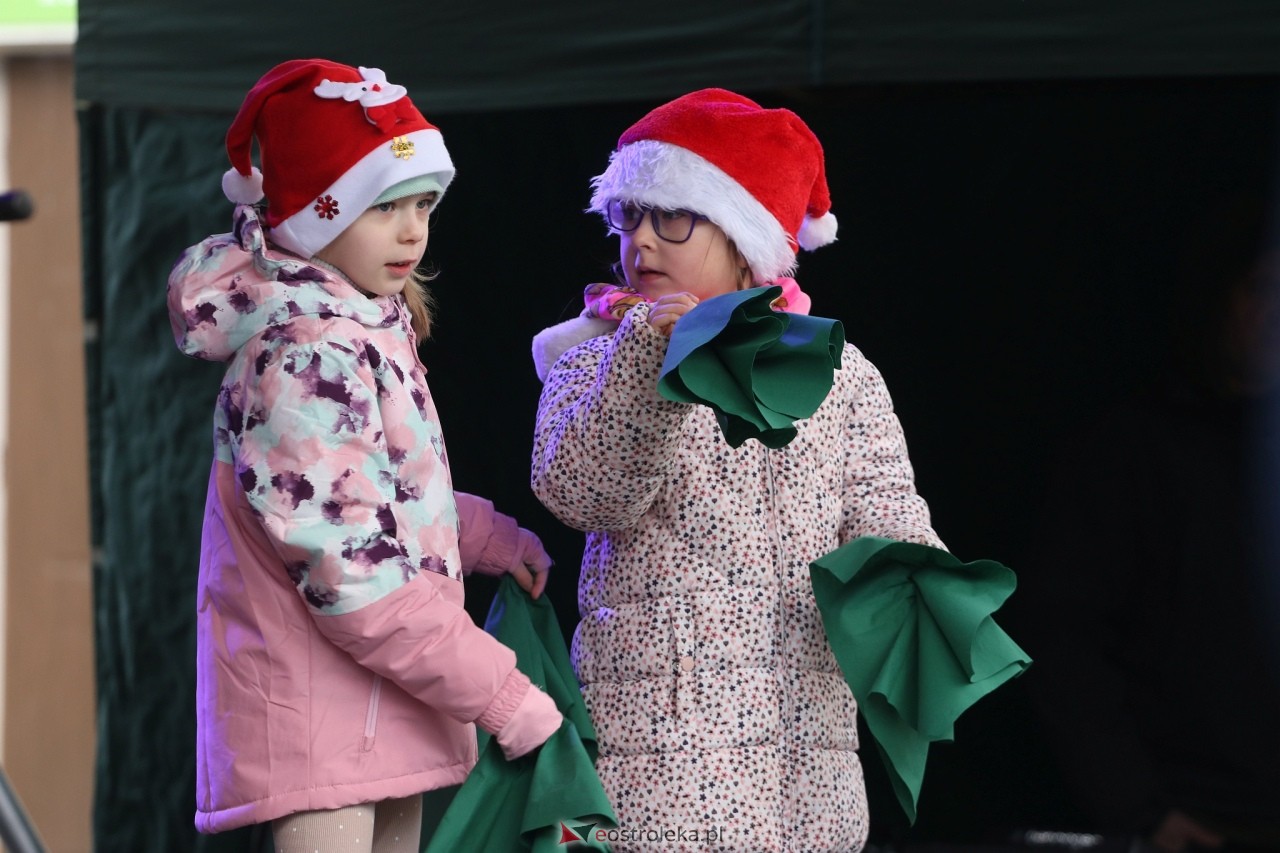 II Kurpiowski Jarmark Bożonarodzeniowy w Ostrołęce wystartował [05.12.2024] - zdjęcie #42 - eOstroleka.pl