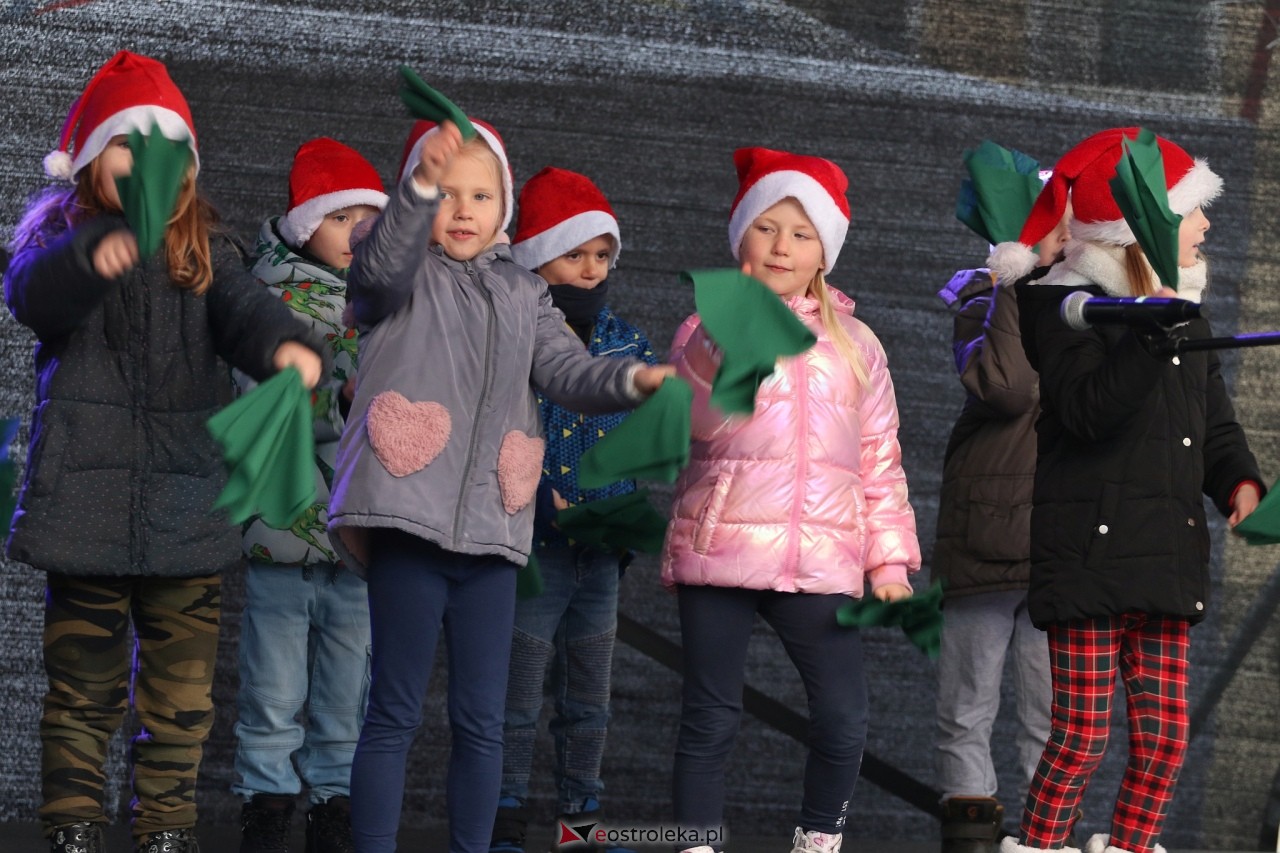 II Kurpiowski Jarmark Bożonarodzeniowy w Ostrołęce wystartował [05.12.2024] - zdjęcie #38 - eOstroleka.pl
