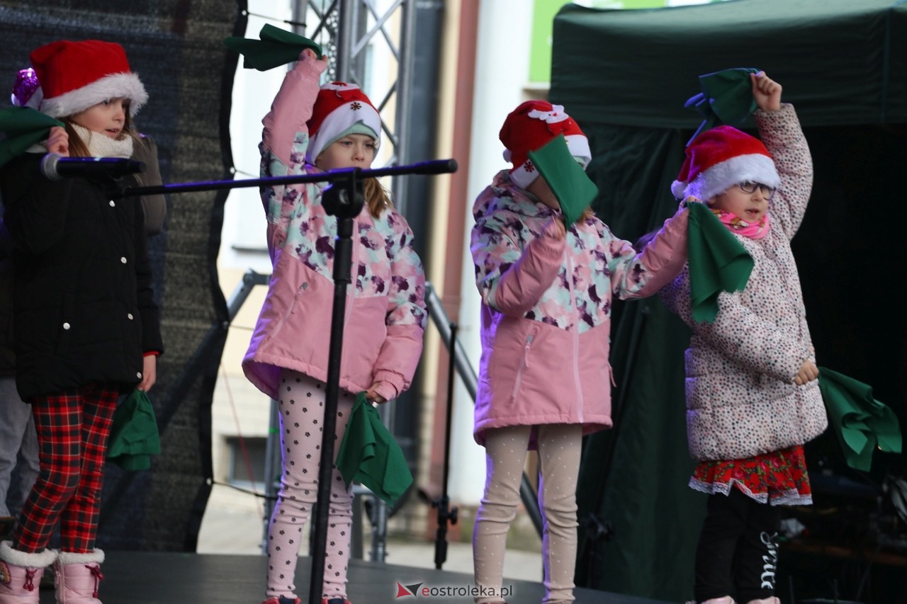 II Kurpiowski Jarmark Bożonarodzeniowy w Ostrołęce wystartował [05.12.2024] - zdjęcie #37 - eOstroleka.pl