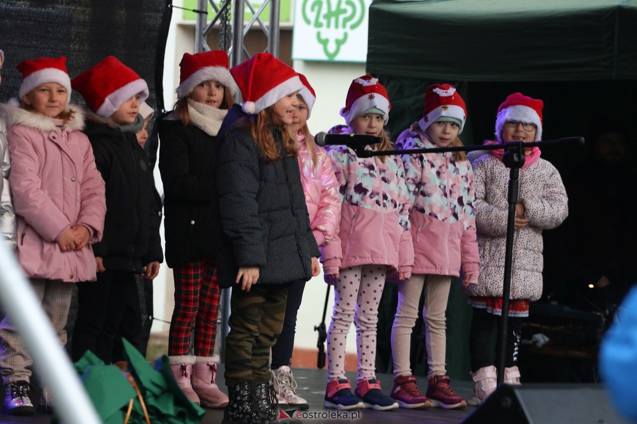 II Kurpiowski Jarmark Bożonarodzeniowy w Ostrołęce wystartował [05.12.2024] - zdjęcie #36 - eOstroleka.pl