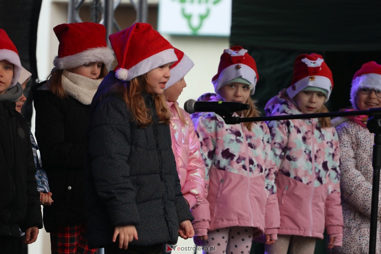 II Kurpiowski Jarmark Bożonarodzeniowy w Ostrołęce wystartował [05.12.2024] - zdjęcie #35 - eOstroleka.pl