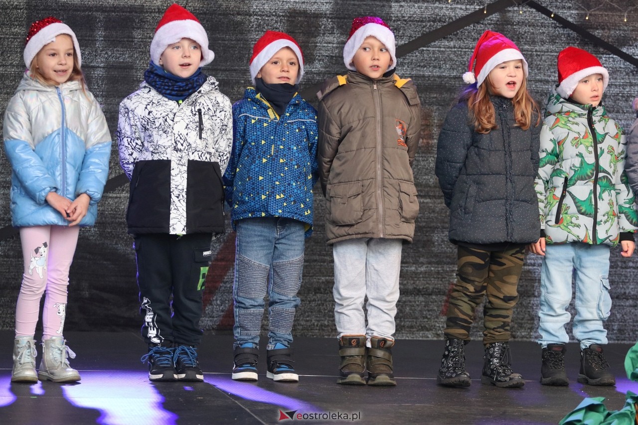 II Kurpiowski Jarmark Bożonarodzeniowy w Ostrołęce wystartował [05.12.2024] - zdjęcie #33 - eOstroleka.pl