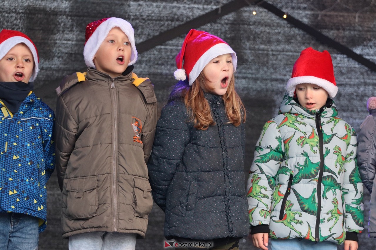 II Kurpiowski Jarmark Bożonarodzeniowy w Ostrołęce wystartował [05.12.2024] - zdjęcie #32 - eOstroleka.pl