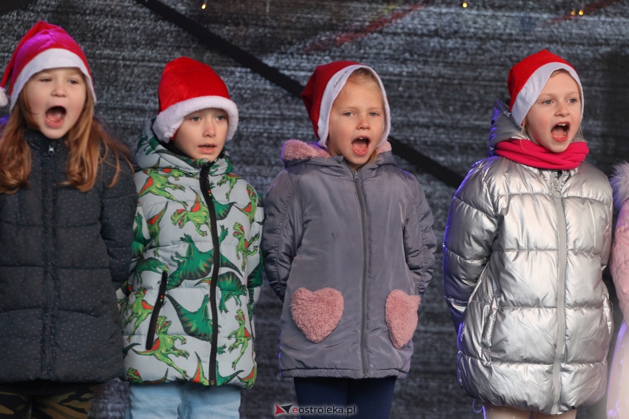 II Kurpiowski Jarmark Bożonarodzeniowy w Ostrołęce wystartował [05.12.2024] - zdjęcie #31 - eOstroleka.pl