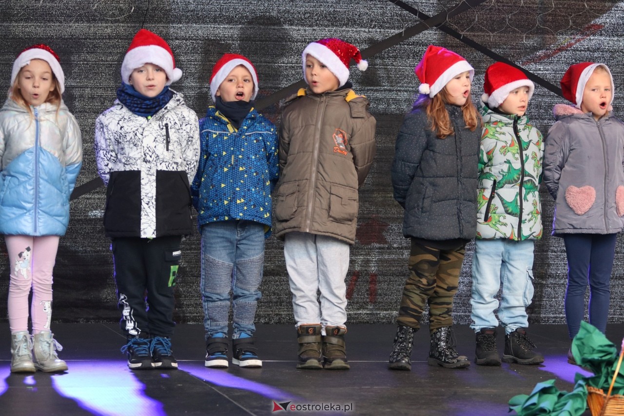 II Kurpiowski Jarmark Bożonarodzeniowy w Ostrołęce wystartował [05.12.2024] - zdjęcie #27 - eOstroleka.pl