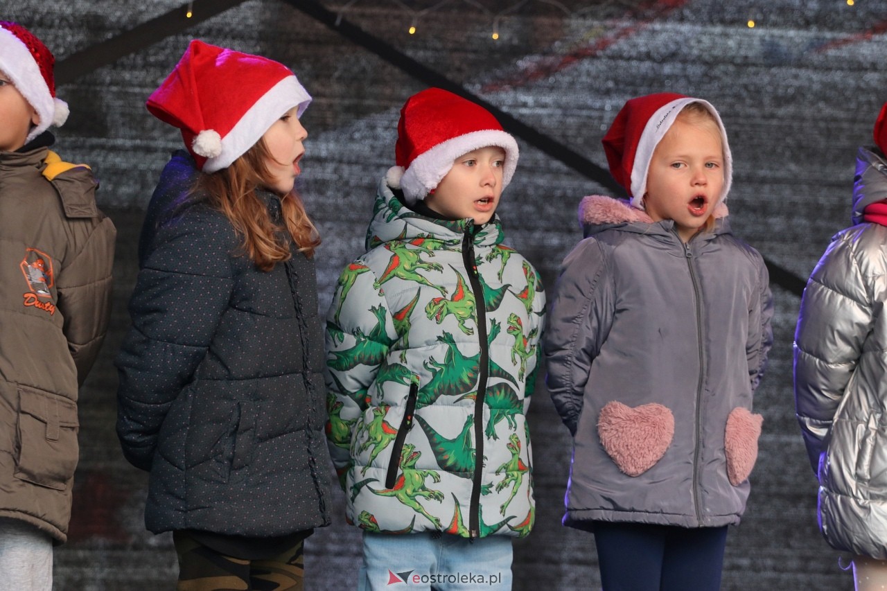 II Kurpiowski Jarmark Bożonarodzeniowy w Ostrołęce wystartował [05.12.2024] - zdjęcie #26 - eOstroleka.pl