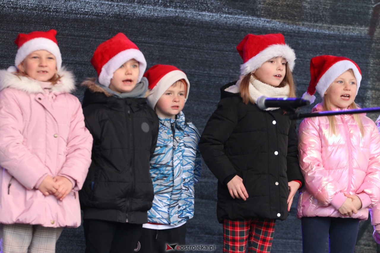 II Kurpiowski Jarmark Bożonarodzeniowy w Ostrołęce wystartował [05.12.2024] - zdjęcie #24 - eOstroleka.pl