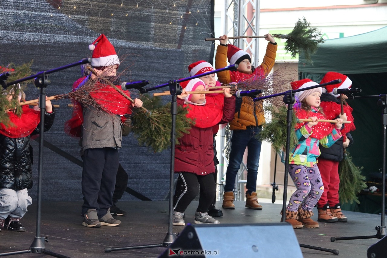 II Kurpiowski Jarmark Bożonarodzeniowy w Ostrołęce wystartował [05.12.2024] - zdjęcie #22 - eOstroleka.pl