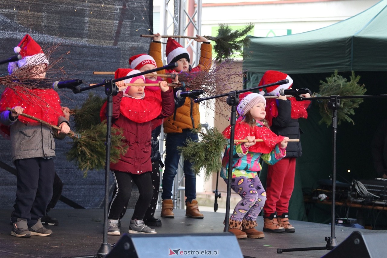 II Kurpiowski Jarmark Bożonarodzeniowy w Ostrołęce wystartował [05.12.2024] - zdjęcie #21 - eOstroleka.pl