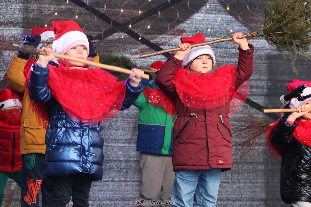 II Kurpiowski Jarmark Bożonarodzeniowy w Ostrołęce wystartował [05.12.2024] - zdjęcie #20 - eOstroleka.pl