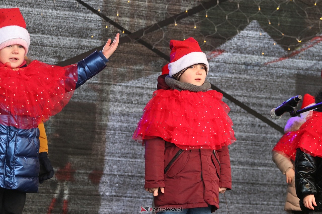 II Kurpiowski Jarmark Bożonarodzeniowy w Ostrołęce wystartował [05.12.2024] - zdjęcie #17 - eOstroleka.pl