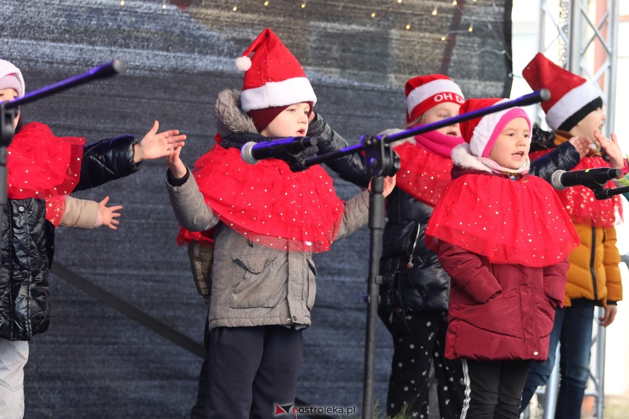 II Kurpiowski Jarmark Bożonarodzeniowy w Ostrołęce wystartował [05.12.2024] - zdjęcie #15 - eOstroleka.pl