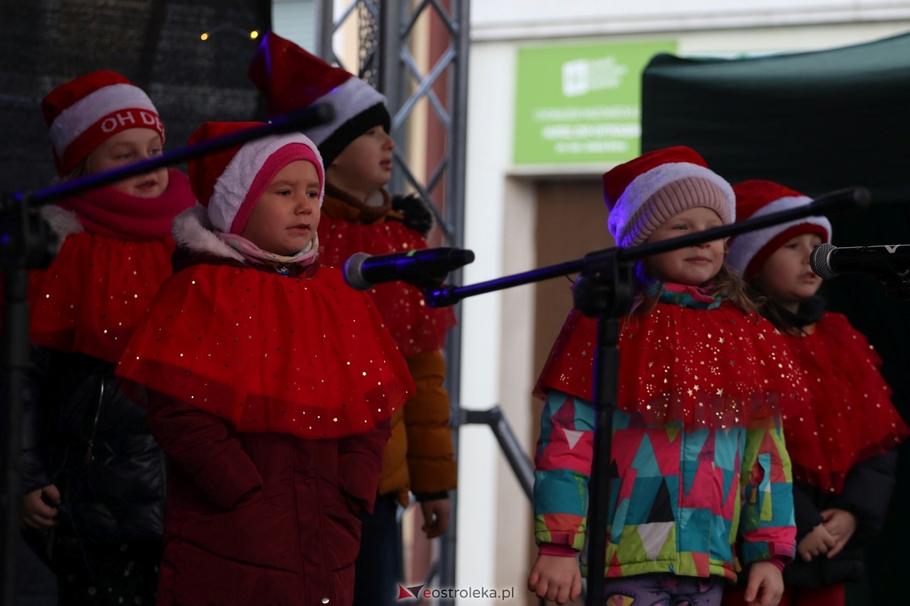 II Kurpiowski Jarmark Bożonarodzeniowy w Ostrołęce wystartował [05.12.2024] - zdjęcie #14 - eOstroleka.pl