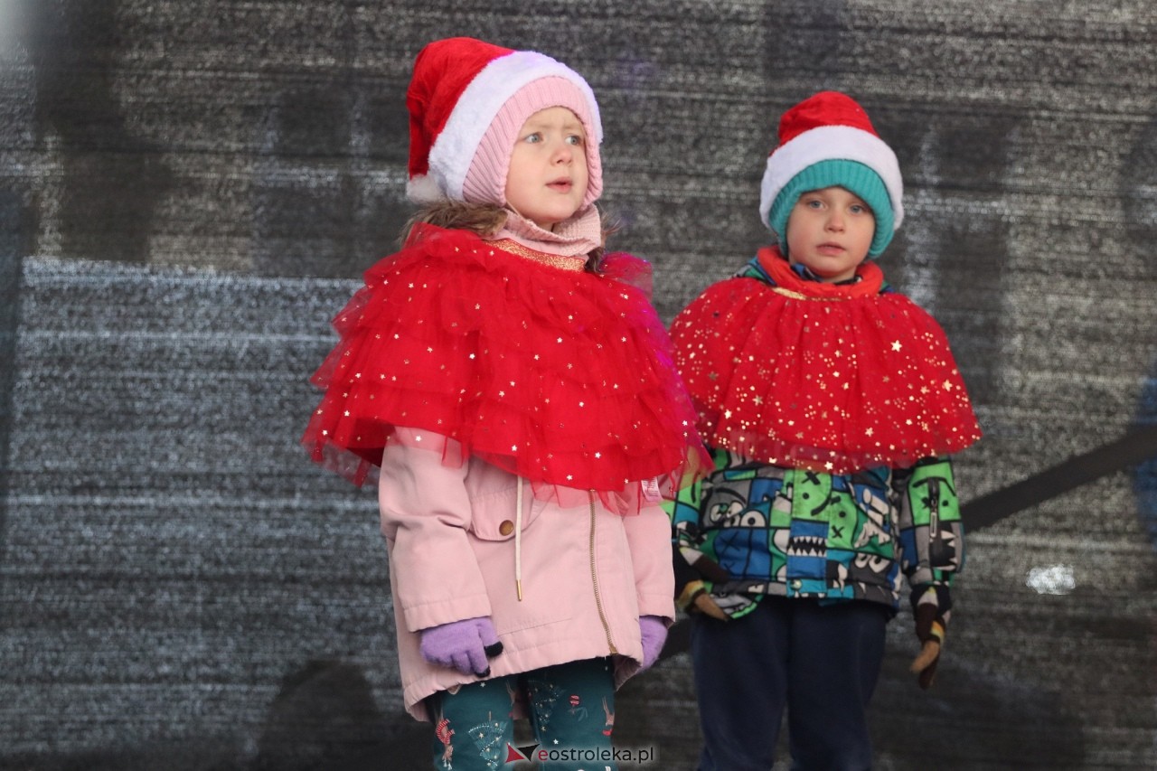 II Kurpiowski Jarmark Bożonarodzeniowy w Ostrołęce wystartował [05.12.2024] - zdjęcie #13 - eOstroleka.pl