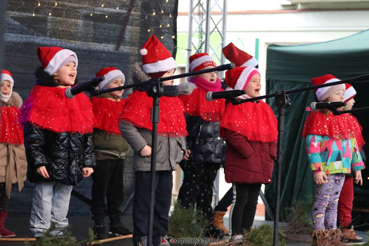 II Kurpiowski Jarmark Bożonarodzeniowy w Ostrołęce wystartował [05.12.2024] - zdjęcie #12 - eOstroleka.pl