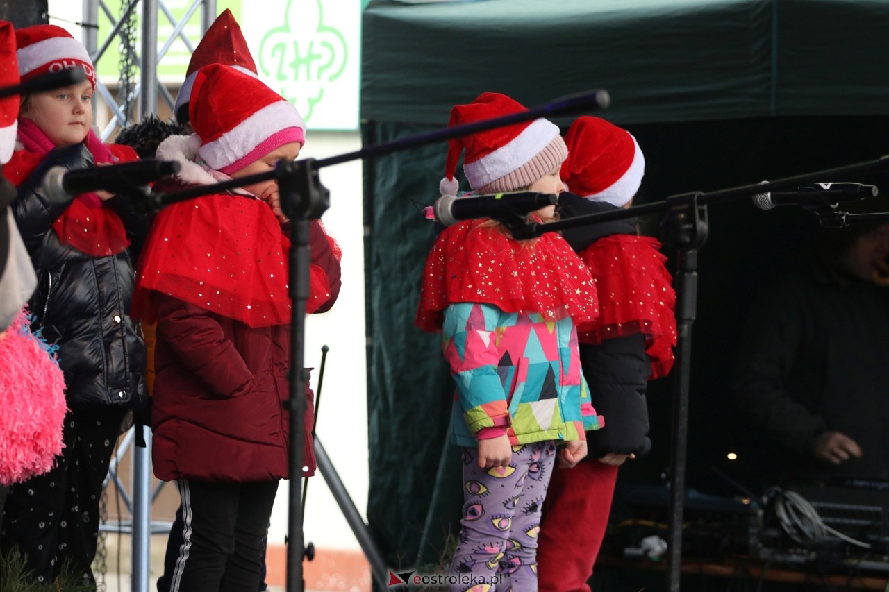 II Kurpiowski Jarmark Bożonarodzeniowy w Ostrołęce wystartował [05.12.2024] - zdjęcie #10 - eOstroleka.pl