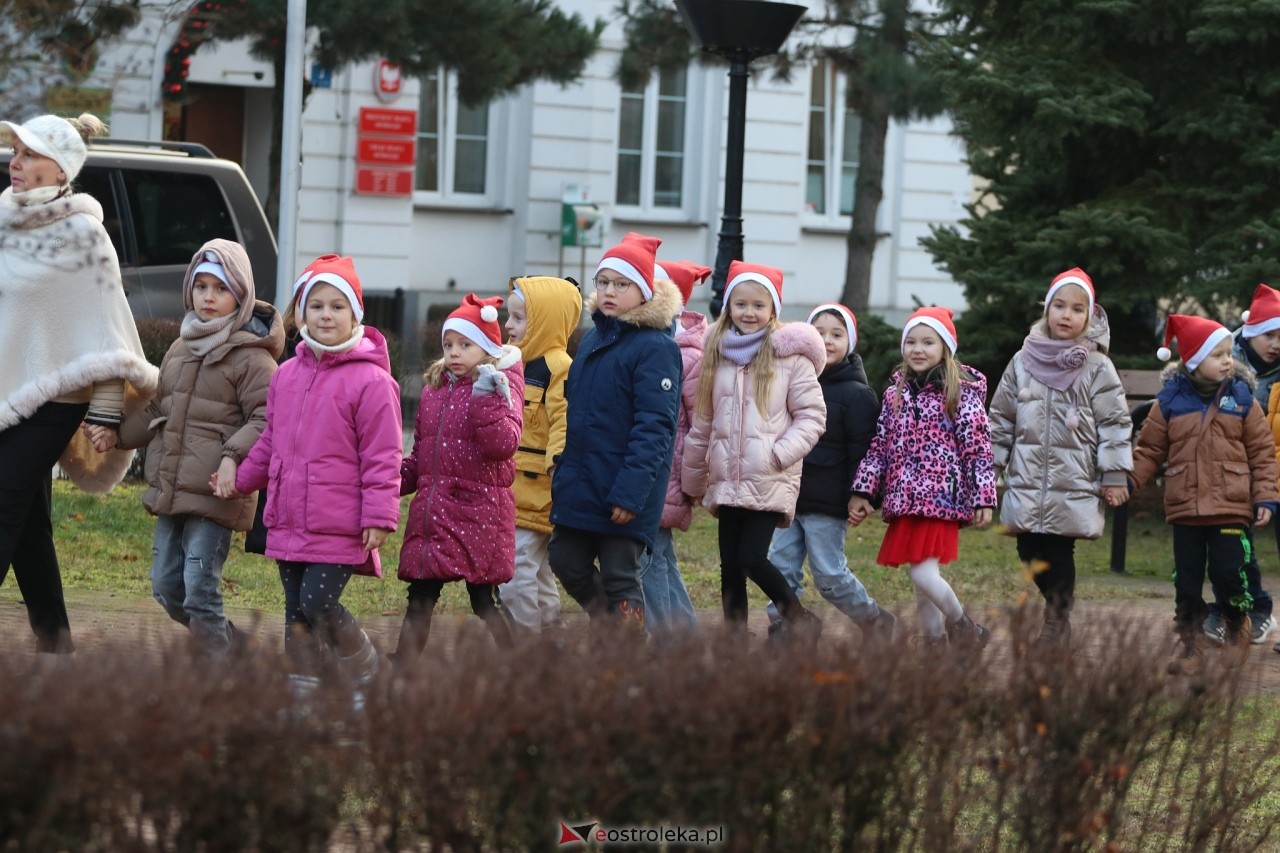 II Kurpiowski Jarmark Bożonarodzeniowy w Ostrołęce wystartował [05.12.2024] - zdjęcie #9 - eOstroleka.pl