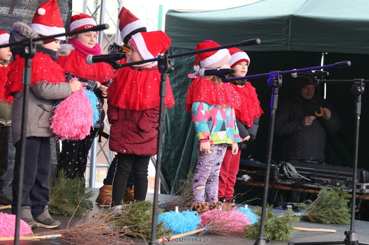 II Kurpiowski Jarmark Bożonarodzeniowy w Ostrołęce wystartował [05.12.2024] - zdjęcie #7 - eOstroleka.pl