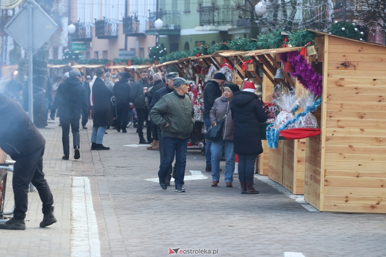 II Kurpiowski Jarmark Bożonarodzeniowy w Ostrołęce wystartował [05.12.2024] - zdjęcie #5 - eOstroleka.pl