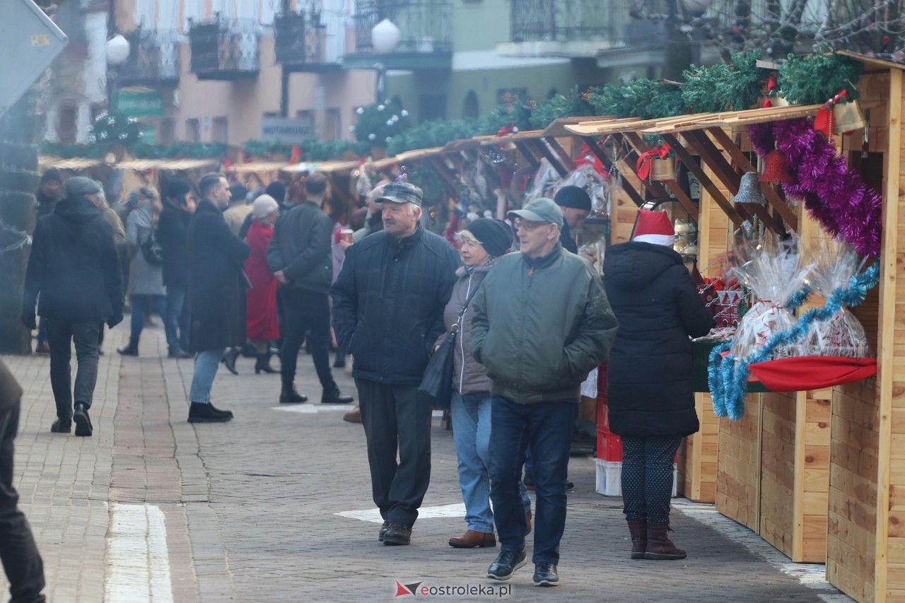 II Kurpiowski Jarmark Bożonarodzeniowy w Ostrołęce wystartował [05.12.2024] - zdjęcie #3 - eOstroleka.pl