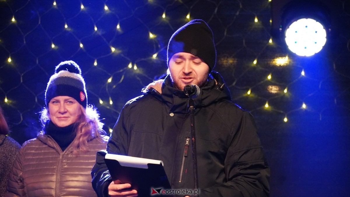 Oficjalne otwarcie II Kurpiowskiego Jarmarku Bożonarodzeniowego [05.12.2024] - zdjęcie #31 - eOstroleka.pl