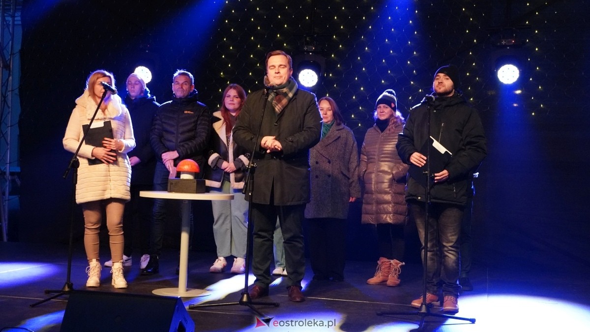 Oficjalne otwarcie II Kurpiowskiego Jarmarku Bożonarodzeniowego [05.12.2024] - zdjęcie #29 - eOstroleka.pl