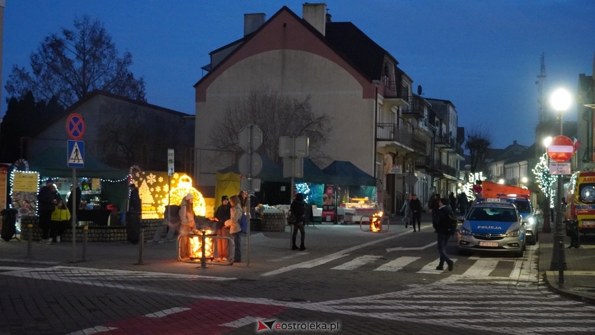 Oficjalne otwarcie II Kurpiowskiego Jarmarku Bożonarodzeniowego [05.12.2024] - zdjęcie #2 - eOstroleka.pl