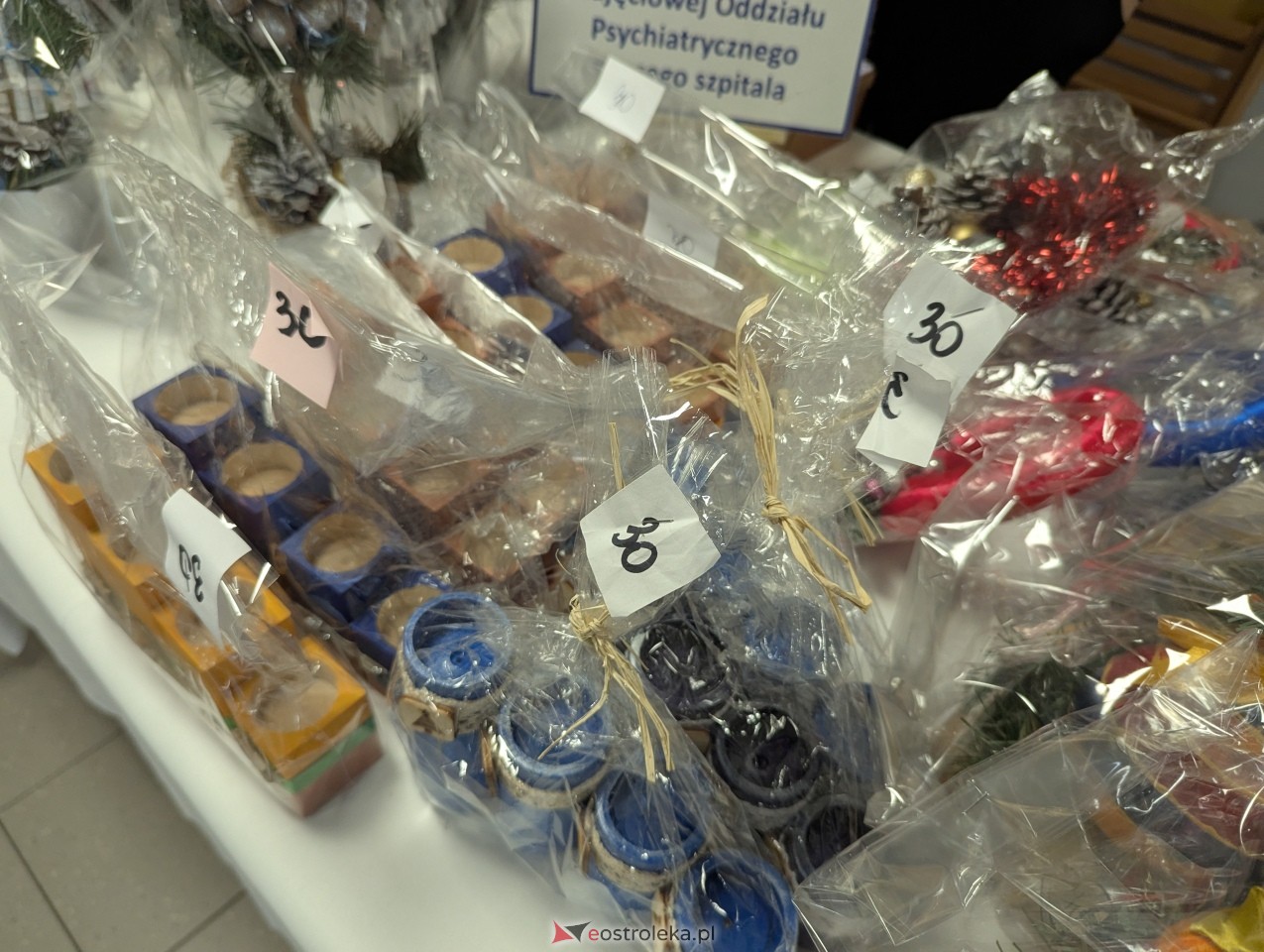 Mikołajkowy kiermasz w ostrołęckim szpitalu [06.12.2024] - zdjęcie #24 - eOstroleka.pl