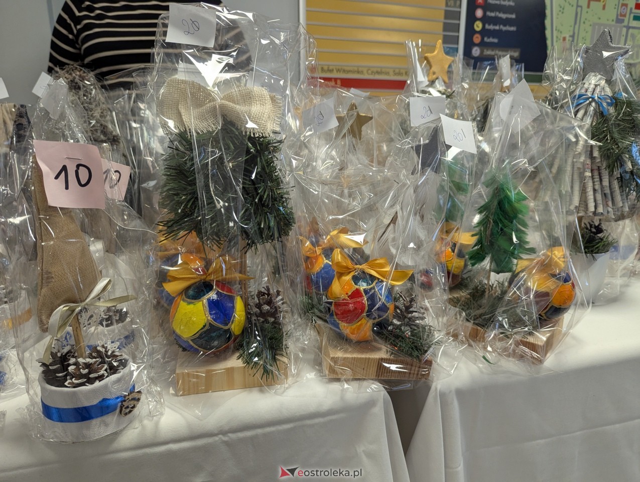 Mikołajkowy kiermasz w ostrołęckim szpitalu [06.12.2024] - zdjęcie #9 - eOstroleka.pl
