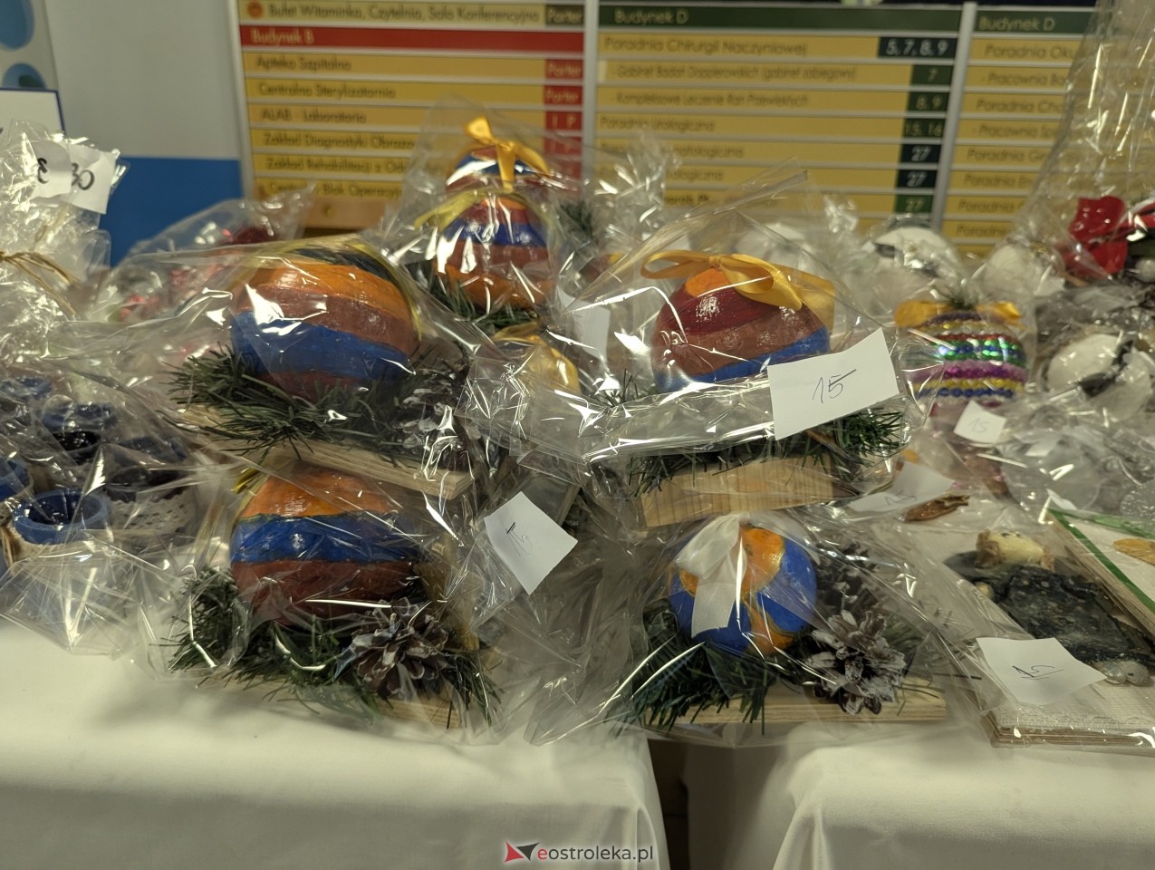 Mikołajkowy kiermasz w ostrołęckim szpitalu [06.12.2024] - zdjęcie #7 - eOstroleka.pl